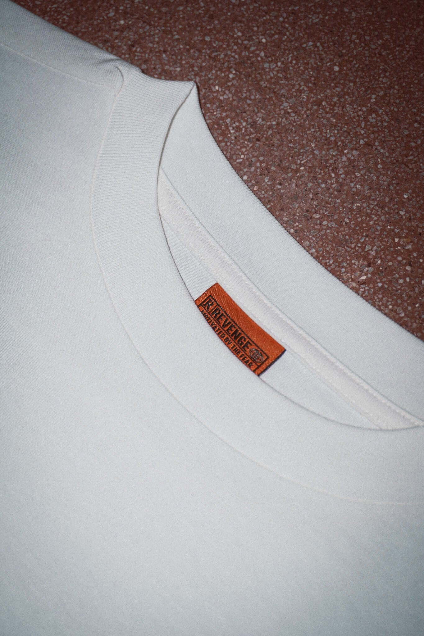 SKELETON TEE WHITE CON STAMPA SERIGRAFICA RIGONFIATA